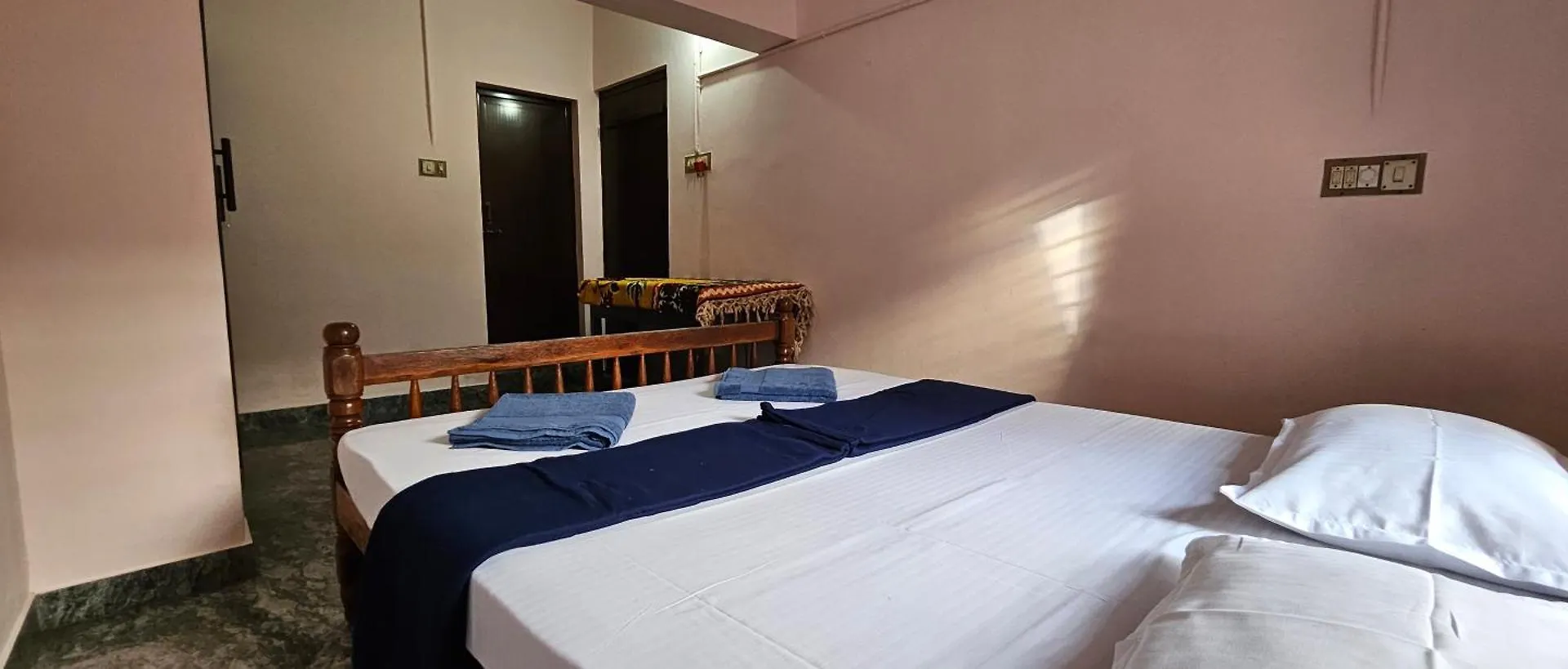 טריואנדרום Temple View Homestay הודו